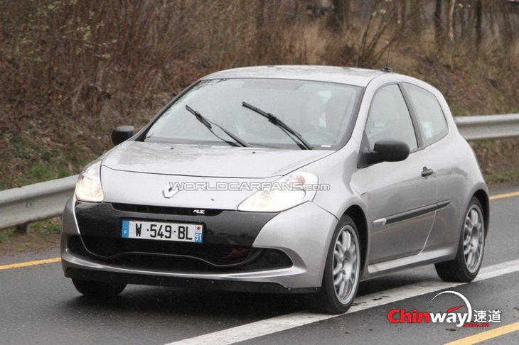 2012版雷诺Clio RS 1.jpg