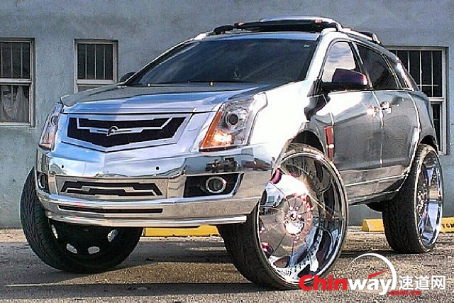 32吋大脚的闪亮Cadillac SRX 1.jpg