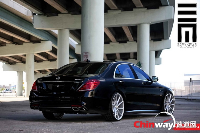 2014  S63 AMG on Vossen 22-inch Wheels 2.jpg