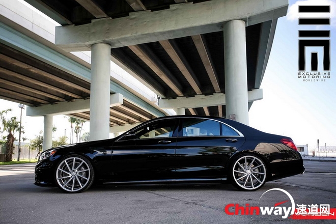 2014  S63 AMG on Vossen 22-inch Wheels 3.jpg