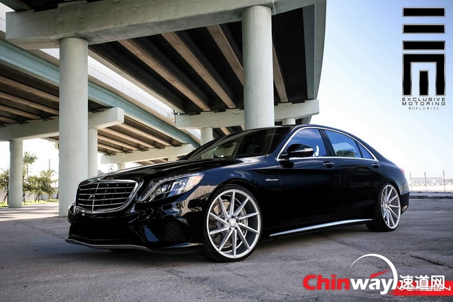 2014  S63 AMG on Vossen 22-inch Wheels 5.jpg