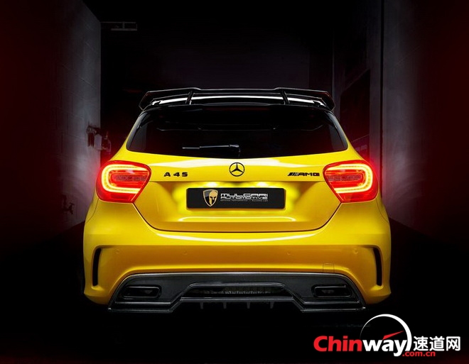 梅赛德斯-奔驰A45 AMG 9.jpg