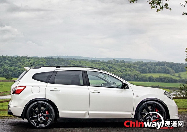 Qashqai R - GT-R 推动的 SUV 1.jpg